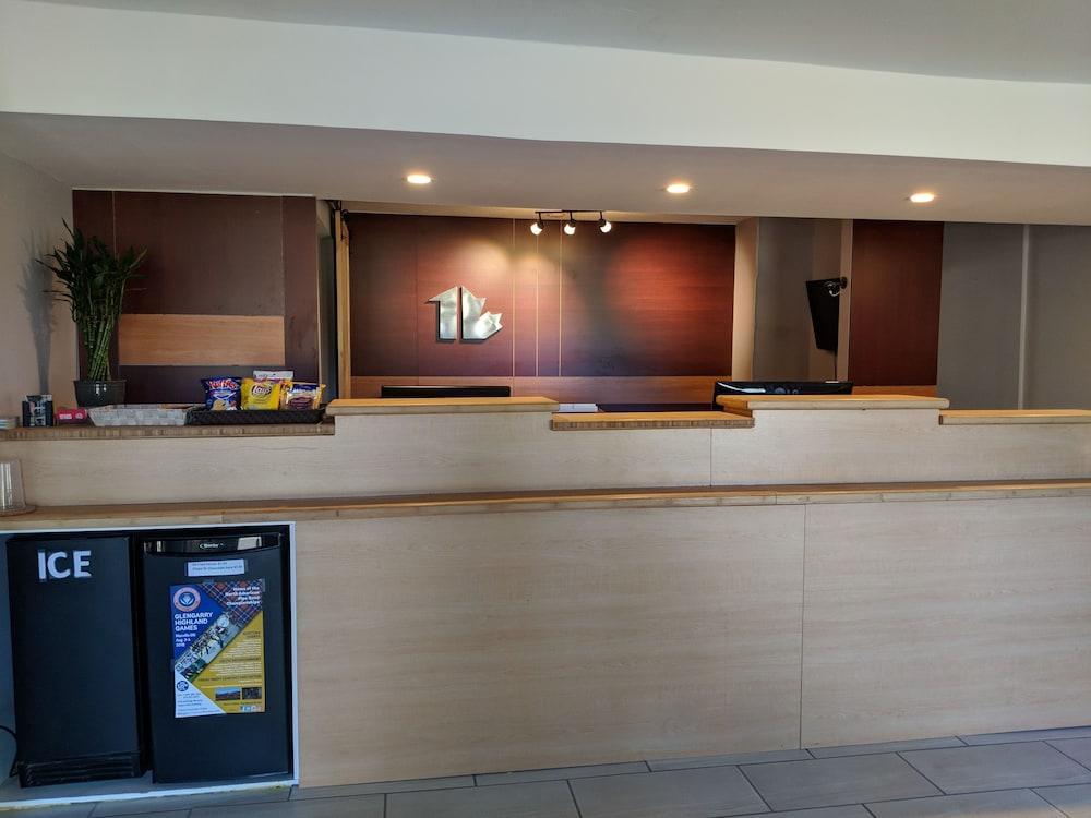 First Canada Hotel Cornwall Hwy 401 On Εξωτερικό φωτογραφία