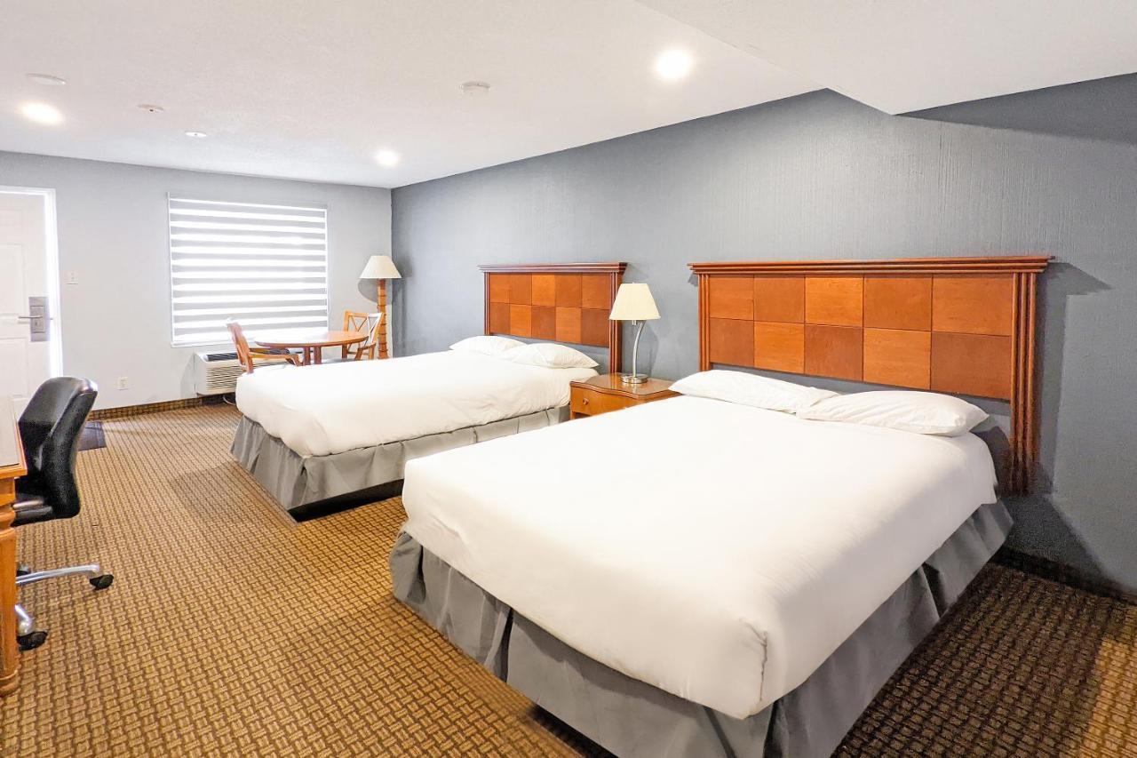 First Canada Hotel Cornwall Hwy 401 On Εξωτερικό φωτογραφία