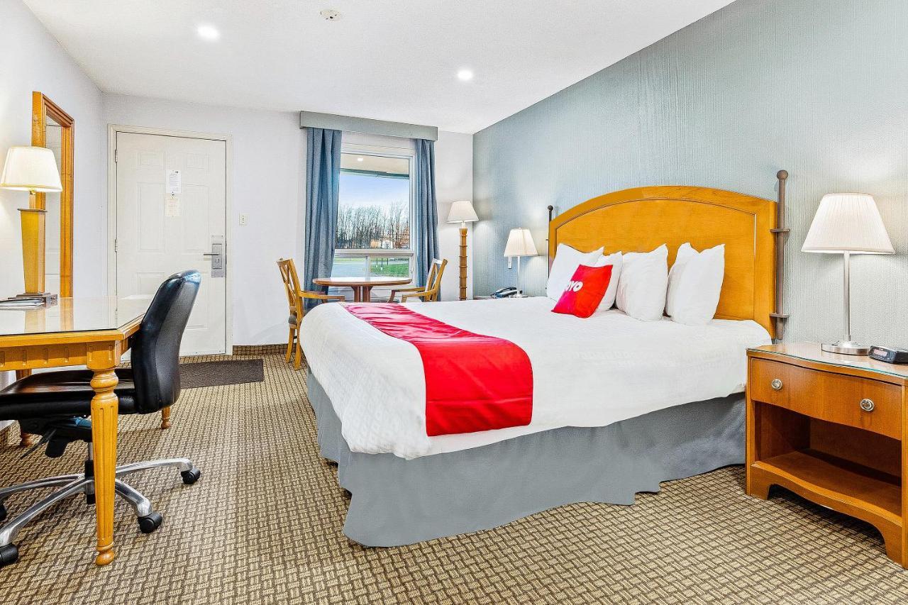 First Canada Hotel Cornwall Hwy 401 On Εξωτερικό φωτογραφία