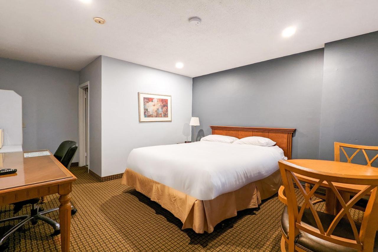 First Canada Hotel Cornwall Hwy 401 On Εξωτερικό φωτογραφία