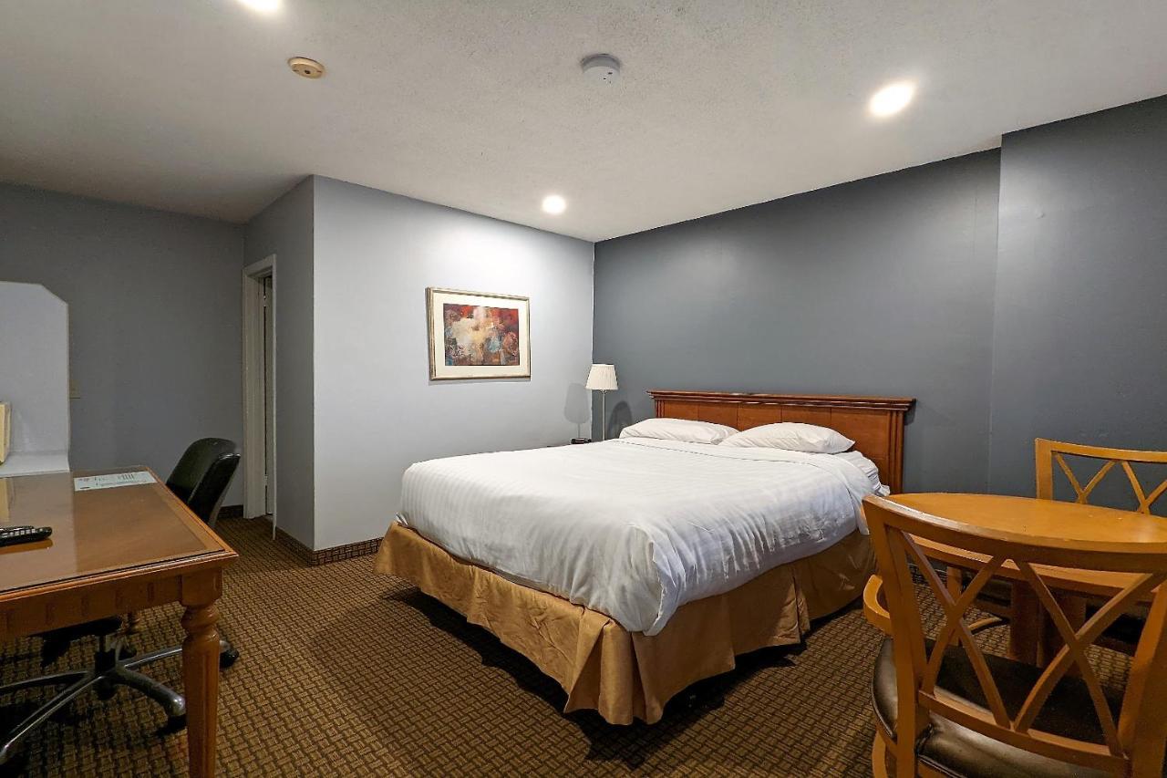 First Canada Hotel Cornwall Hwy 401 On Εξωτερικό φωτογραφία