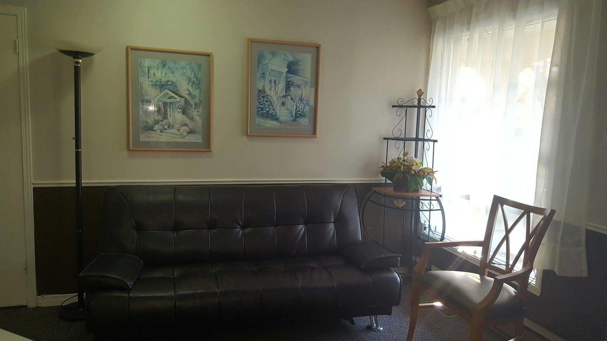 First Canada Hotel Cornwall Hwy 401 On Εξωτερικό φωτογραφία
